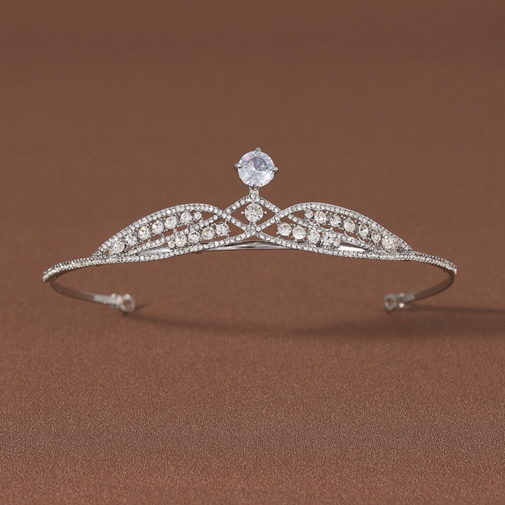 Elegant Silver Tiara with Crystal Accents
